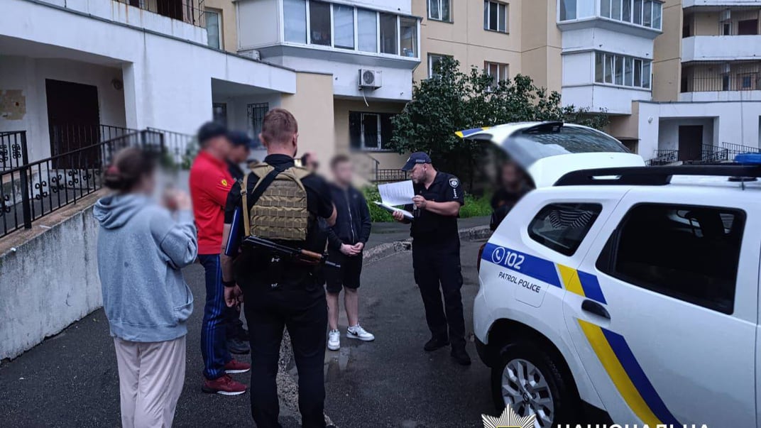 У Києві чоловік вистрілив у лице перехожому через зауваження щодо паркування