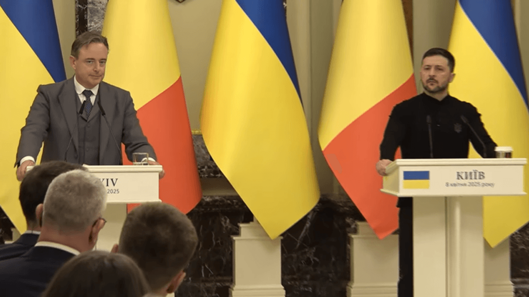 Премьер-министр Бельгии Барт де Вевер на совместной пресс-конференции с президентом Украины Владимиром Зеленским, 8 апреля 2025 года, Киев