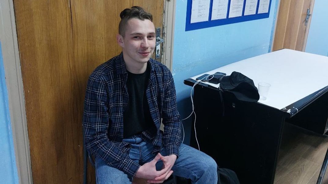 Студент Святослав Сиротюк у відділенні поліції