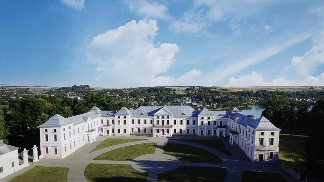 Вишнівецький палац на Тернопільщині