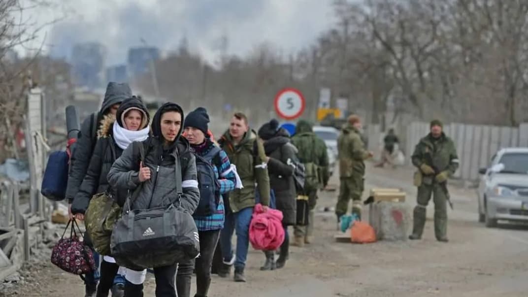 Украинцы с российскими паспортами на границе рф