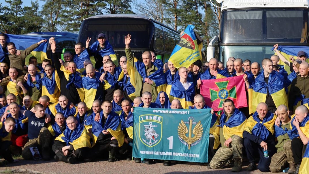 Возвращение домой украинских военнопленных