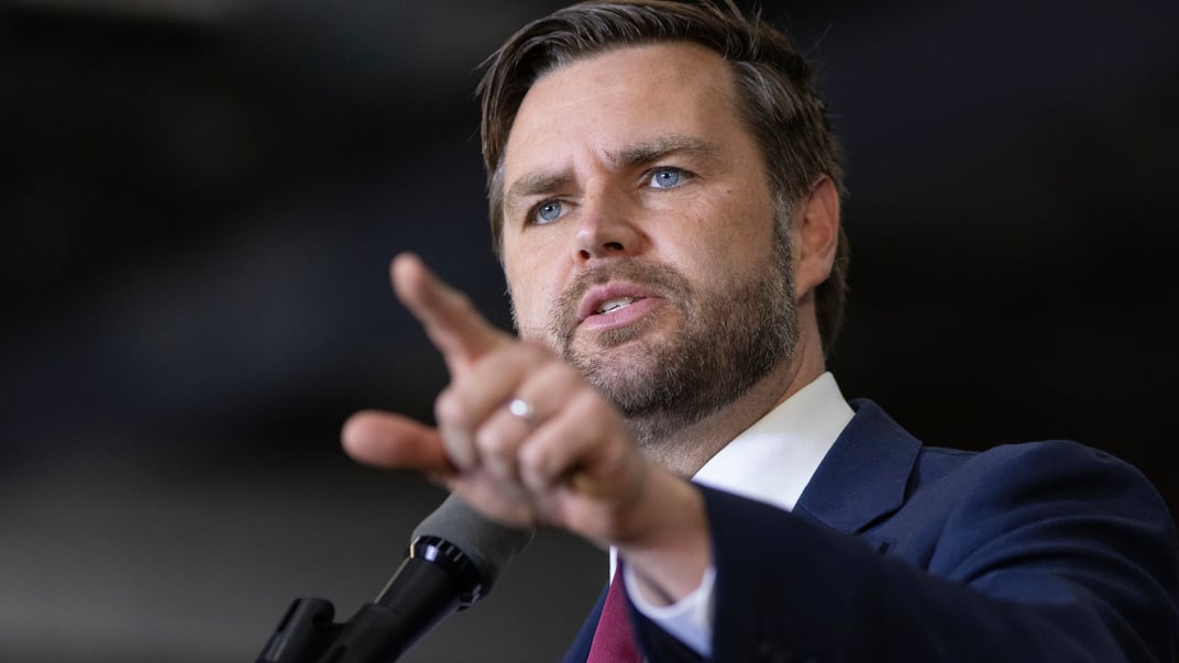 Вице-президент республиканцев Джеймс Ди Вэнс на митинге в Ньютауне, Пенсильвания, 28 сентября 2024 года