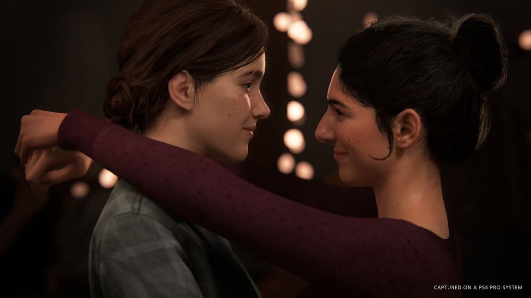 Дівчина Еллі — головна героїня гри «The Last of Us ІІ» ліворуч) — та її партнерка Діна