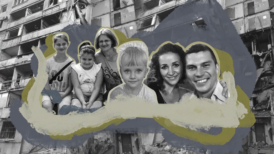 Родини маріупольців, які зникли безвісти після влучання російської авіабомби в їхній будинок на вулиці Зелінського, 110. Наталя і її дочки Вероніка і Марія мешкали на третьому поверсі. Ольга і Павло Толстокорови з донькою Настею жили на четвертому поверсі.