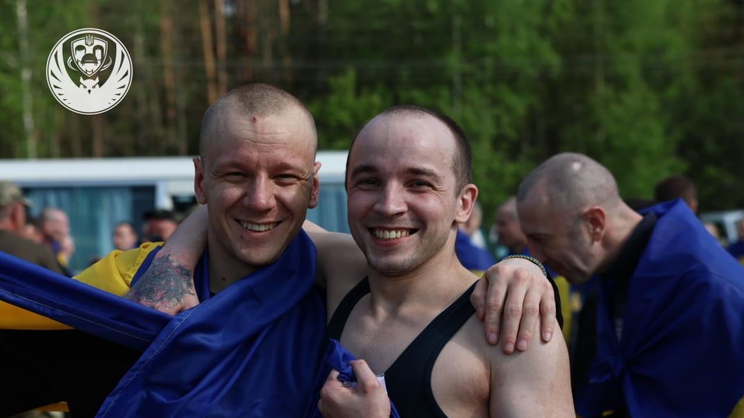 Українці, яких визволили з російського полону під час першого етапу «великого обміну»