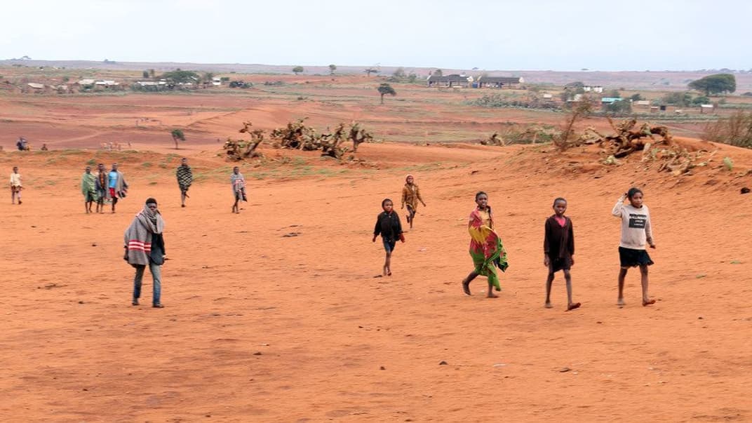 Люди на півдні Мадагаскару потерпають від наслідків найгіршої за останні 40 років посухи, фото серпня 2021 року