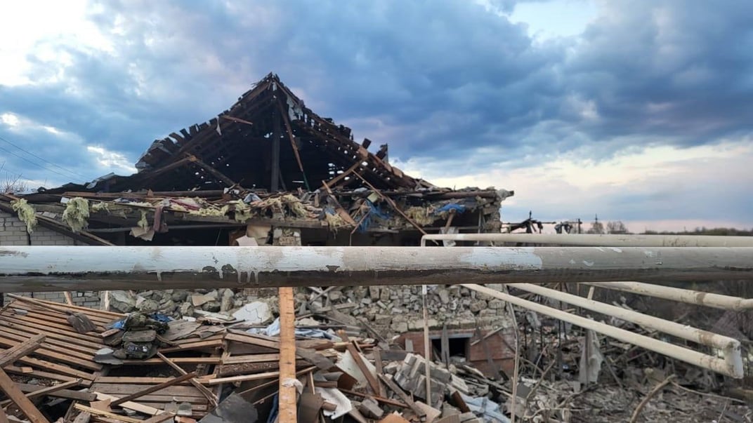 Приватний будинок у Куп’янську, у який 12 квітня влучила російська авіабомба