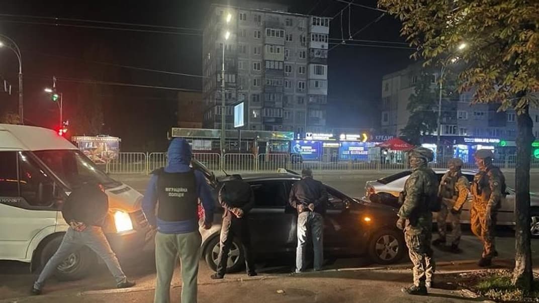 Задержание участников банды, которая подсыпала людям в алкоголь сильнодействующие вещества и грабила их