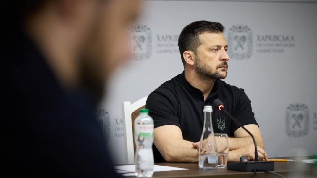 Иллюстративная фотография. Президент Украины Владимир Зеленский во время рабочей поездки в Харьковскую область в июле 2024 года