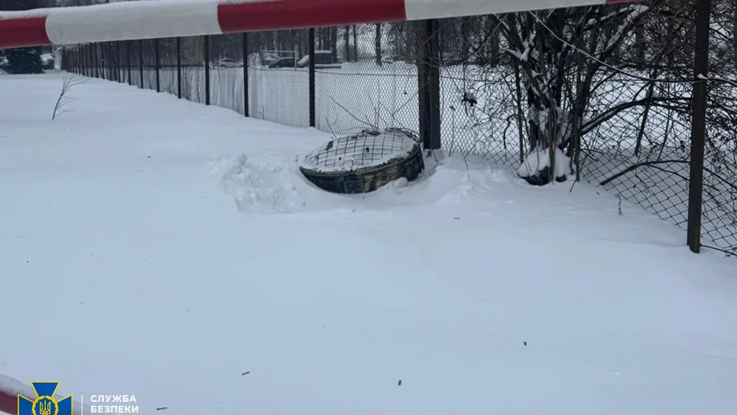 Уламок балістичної ракети «Орешник», якою росіяни вдарили по Львову, 9 січня 2026 року