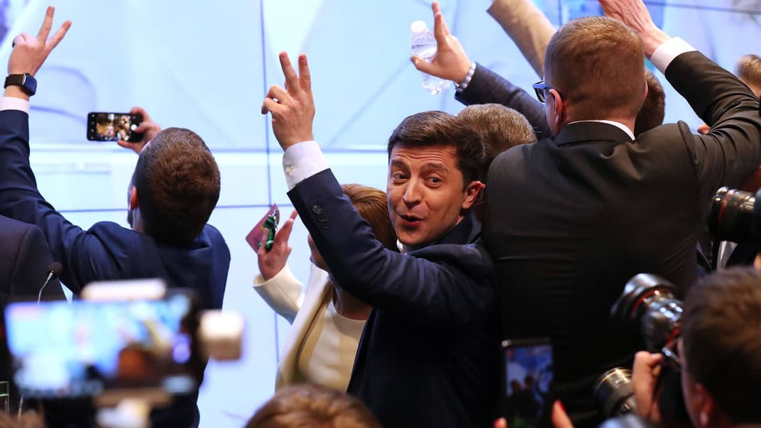 Володимир Зеленський у штабі після оголошення результатів екзит-полів у день другого туру виборів президента України, Київ, 21 квітня 2019 року