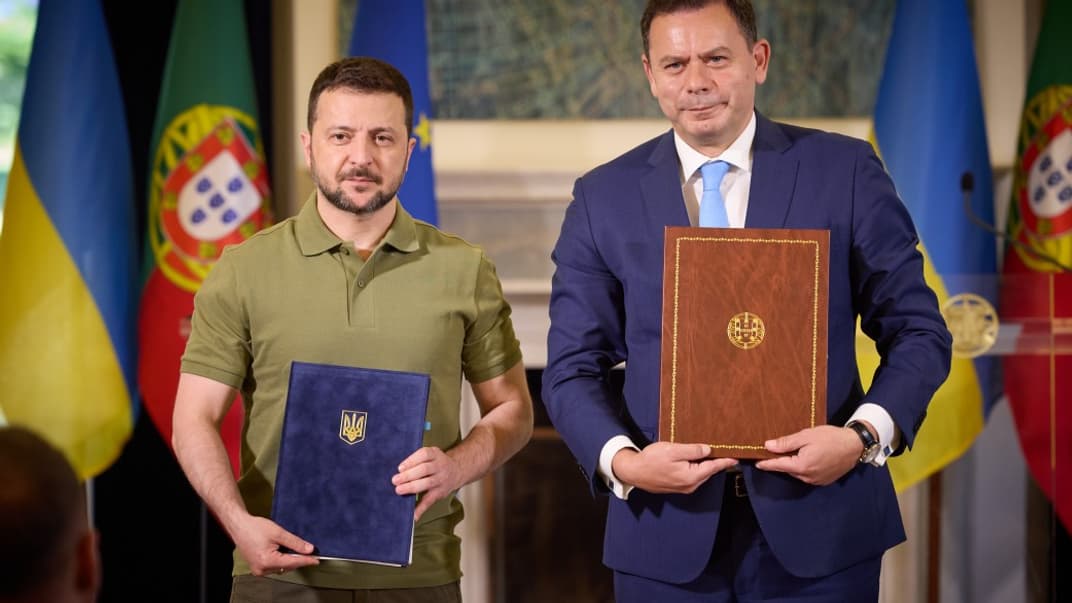 Президент Украины Владимир Зеленский и премьер-министр Португалии Луиш Монтенегру в Лиссабоне, 28 мая 2024 года