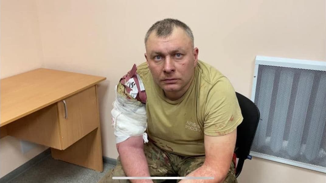 Военный, сдавшийся в плен украинцам под Черниговом