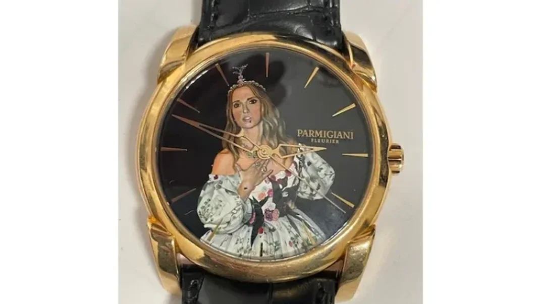 Часы с изображением Оксаны Марченко