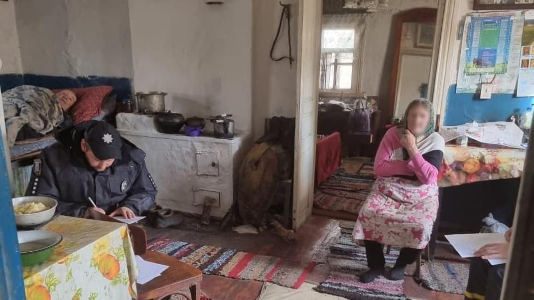 На Сумщині чоловік «вакцинував» снодійним двох пенсіонерів та пограбував їх