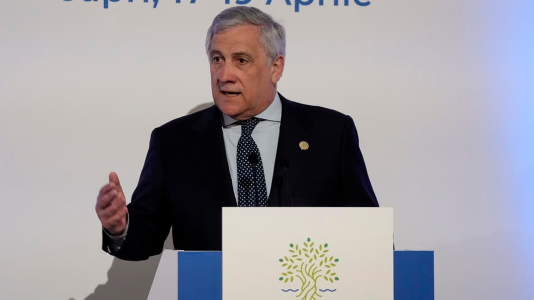 Министр иностранных дел Италии Антонио Таяни на пресс-конференции после встречи глав МИД «Большой семерки»