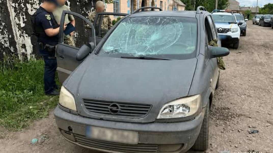 Пошкоджений автомобіль військових ТЦК