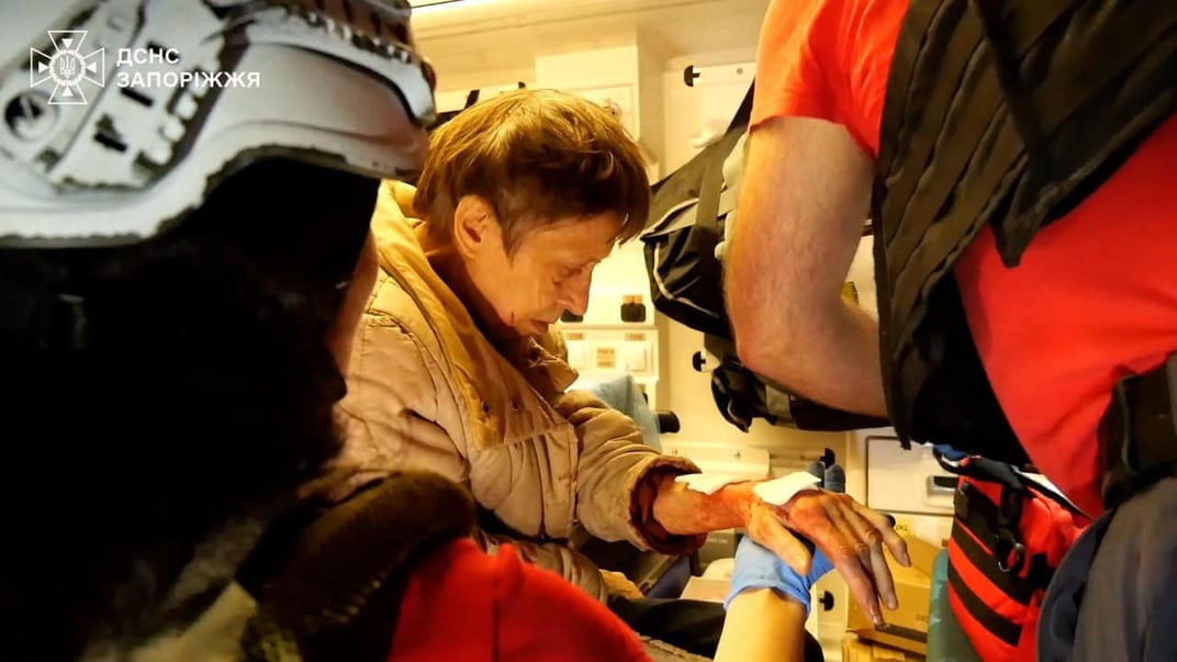 Последствия российских обстрелов Запорожья вечером 22 сентября 2024 года