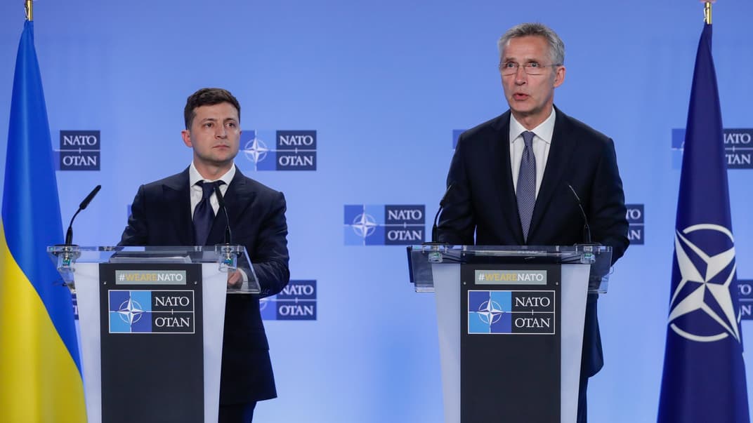 Президент України Володимир Зеленський (ліворуч) на зустрічі з генсеком НАТО Єнсом Столтенбергом, штаб-квартира Альянсу, Брюссель, 4 червня 2019 року