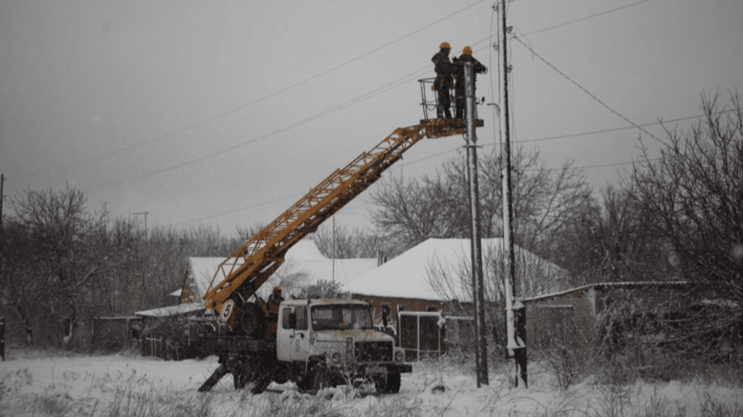 Ілюстративне фото. Енергетики працюють над відновленням електропостачання