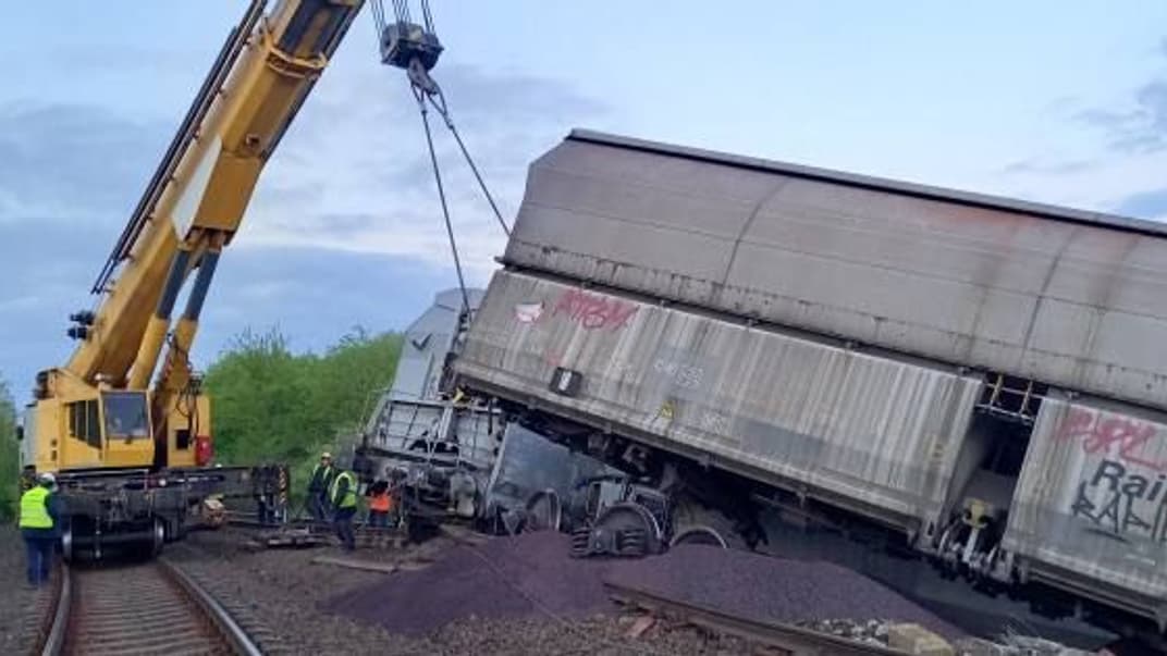 Поїзд, який зійшов із рейок в Угорщині