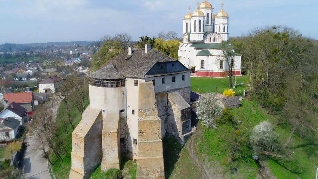 Острожский замок