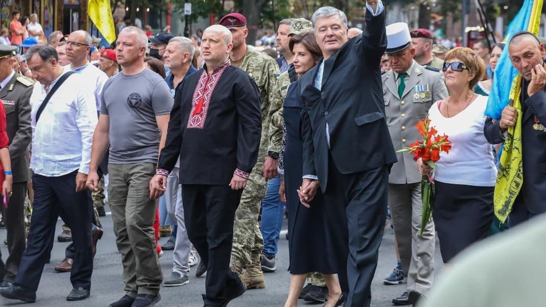 Пятый президент Украины Петр Порошенко на Марше защитников Украины, 24 августа 2021 года