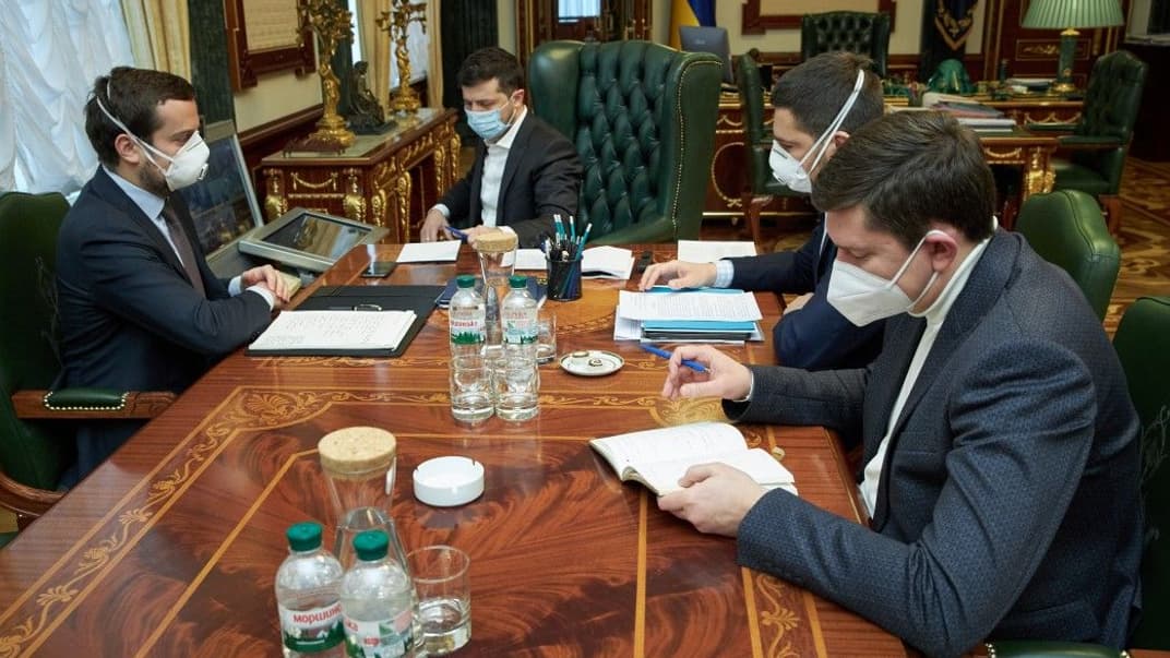 Селекторное совещание под председательством президента Украины Владимира Зеленского по борьбе с распространением коронавируса