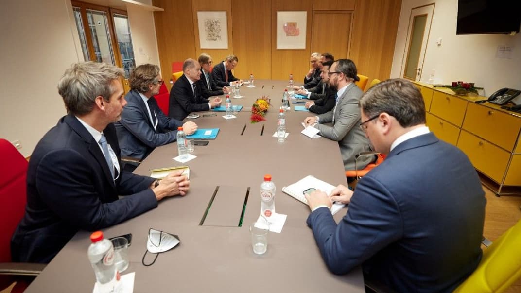 Перша зустріч президента України Володимира Зеленського з новим федеральним канцлером Німеччини Олафом Шольцом, Брюссель, 15 грудня 2021 року