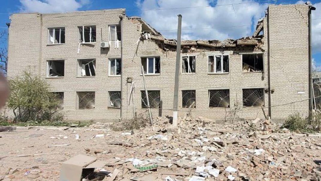 Один з обстріляних будинків на Харківщині