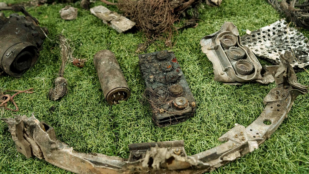 Уламки російської ракети «Орешник», які показали журналістам