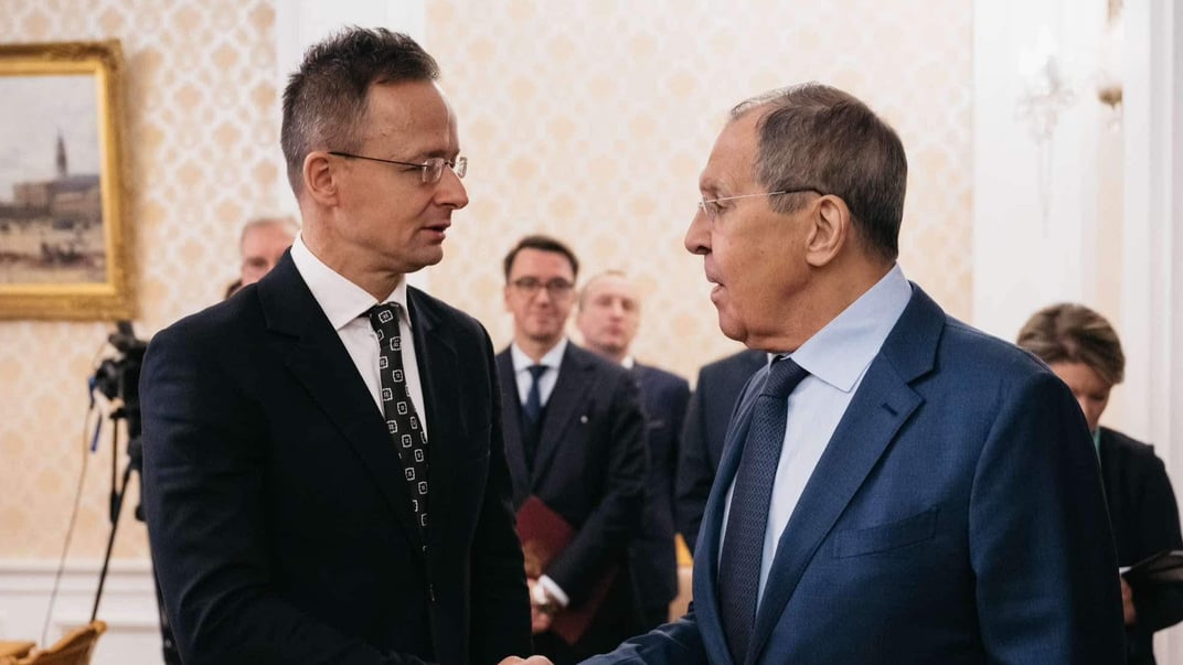Міністр закордонних справ Угорщини Петер Сіярто та глава МЗС рф сергій лавров