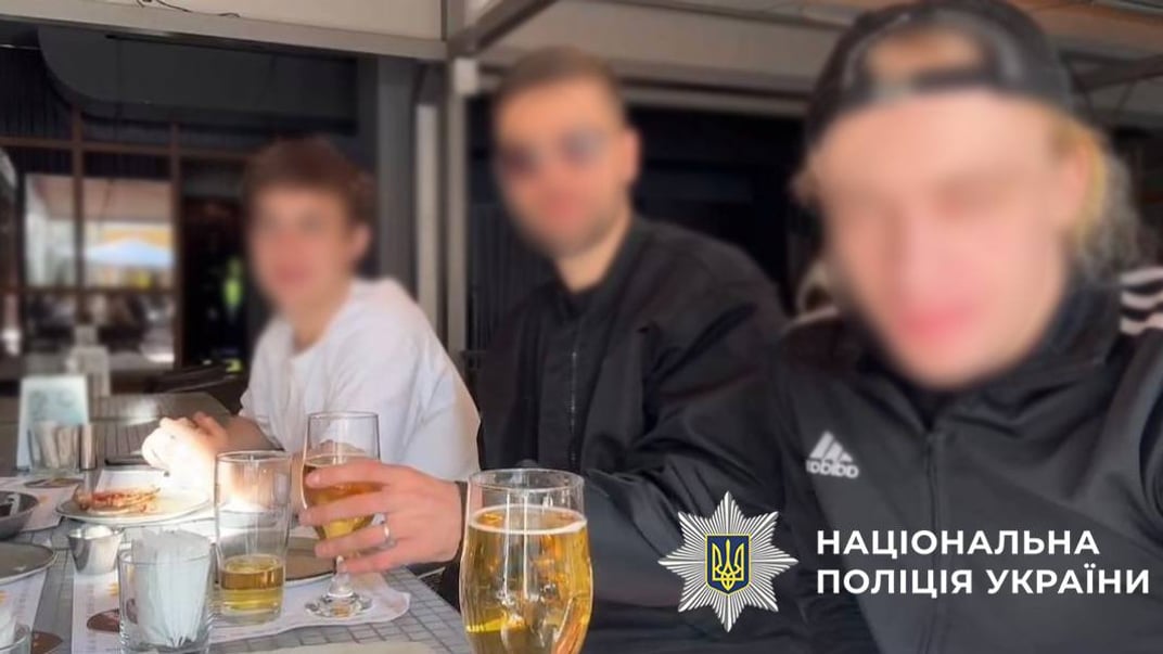 У Києві блогери хизувалися незареєстрованою зброєю. До них навідалася поліція