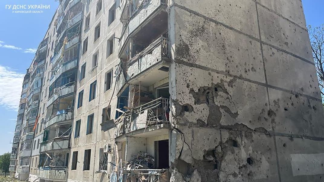 Последствия обстрела села Ковшаровка Харьковской области