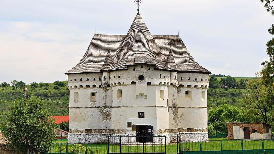 Церква Покрови Пресвятої Богородиці у селі Сутківці Хмельницької області