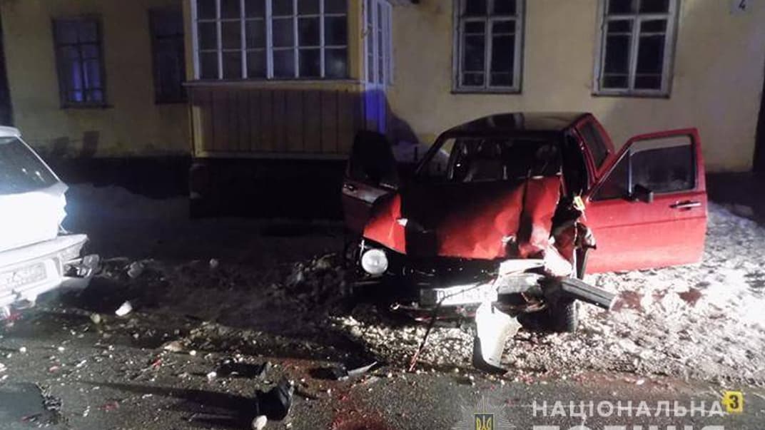 У Почаєві п'яний водій збив двох людей та правоохоронця — поліція