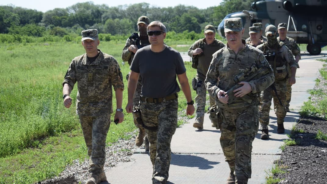 Олександр Данилюк з РНБО відвідав позиції військ на Донбасі