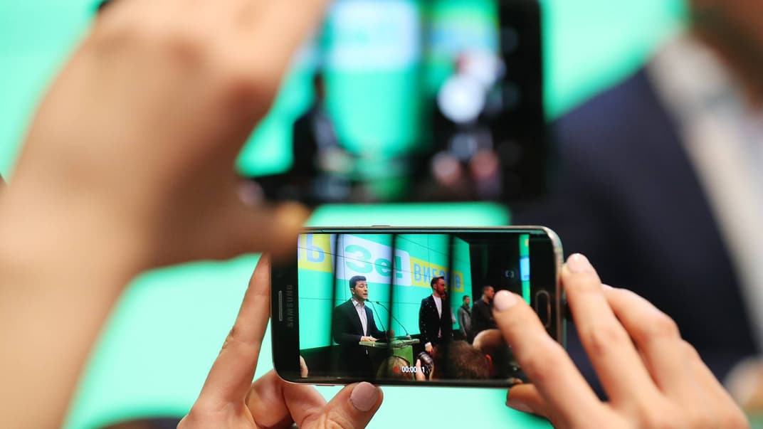 Владимир Зеленский оказался в фокусе мировых СМИ. На фото — штаб кандидата в президенты Владимира Зеленского, Киев, 21 апреля 2019 года