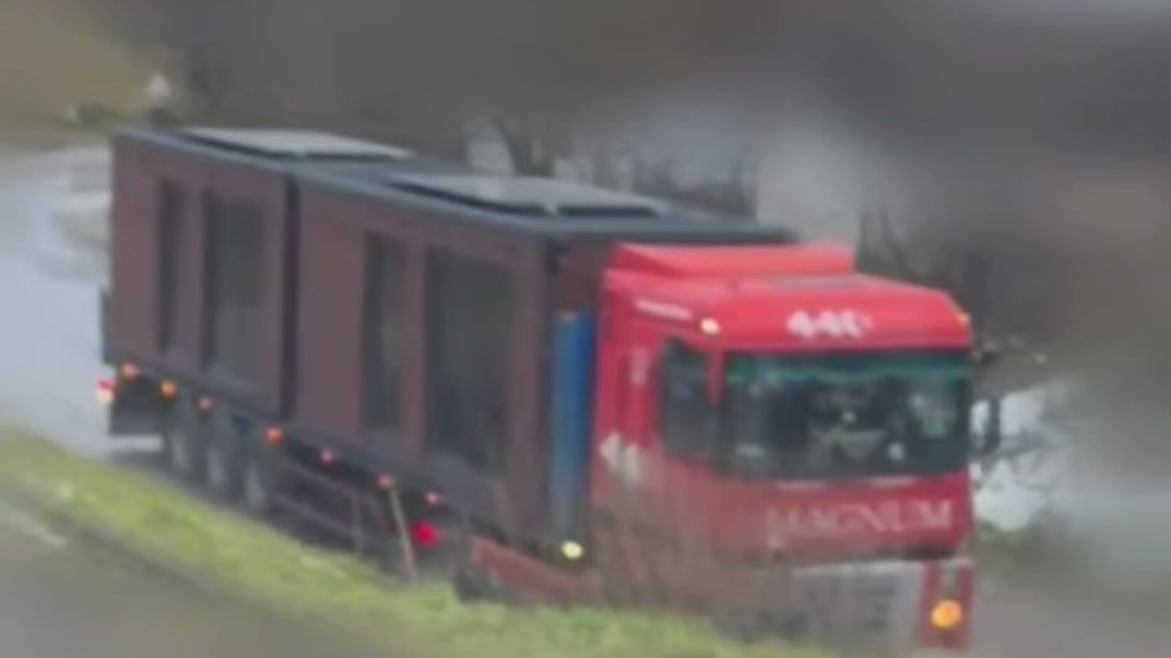 Фура, у якій заховані дрони, на початку операції «Павутина»