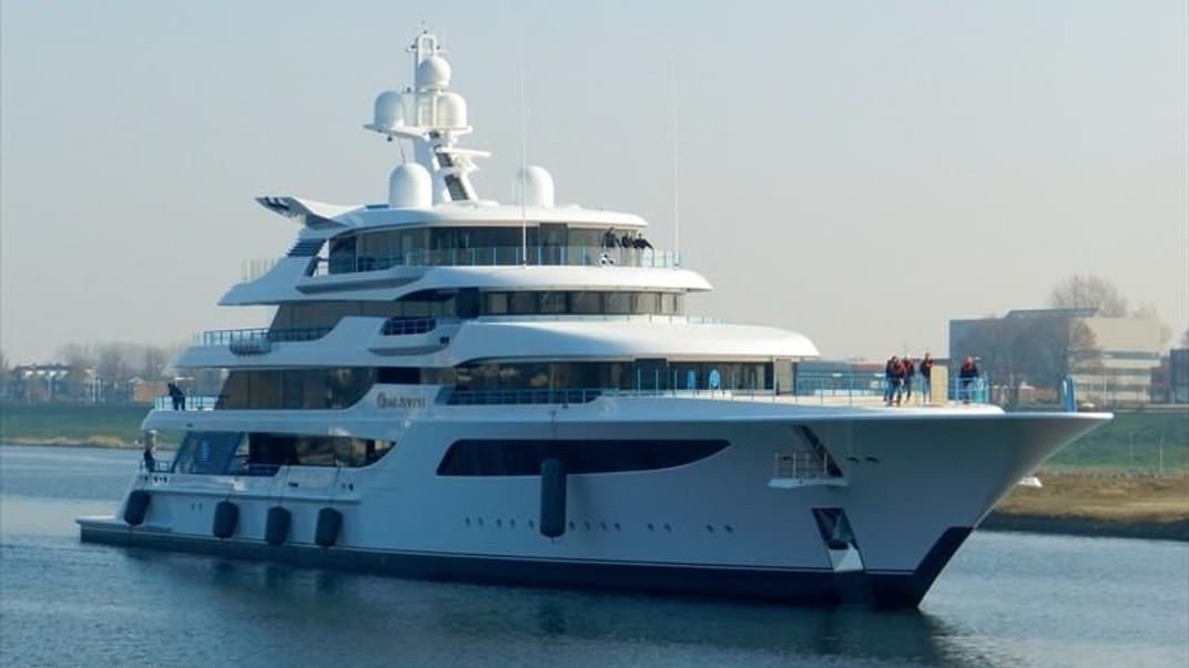П’ятипалубна яхта Royal Romance, якою володіла родина народного депутата від «Опозиційної платформи — За життя» Віктора Медведчука