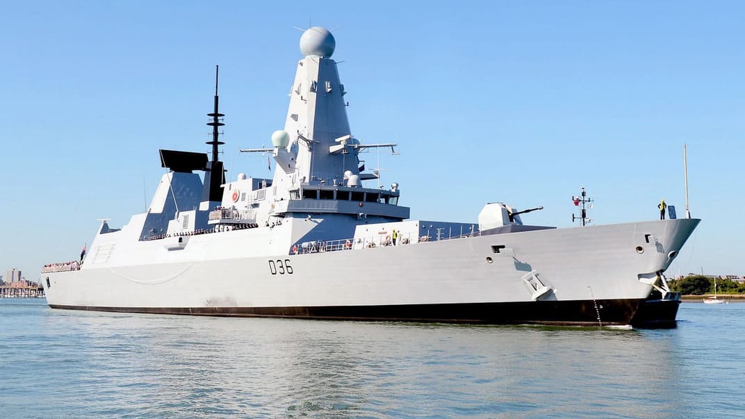 Эсминец Королевского флота Великобритании HMS Defender