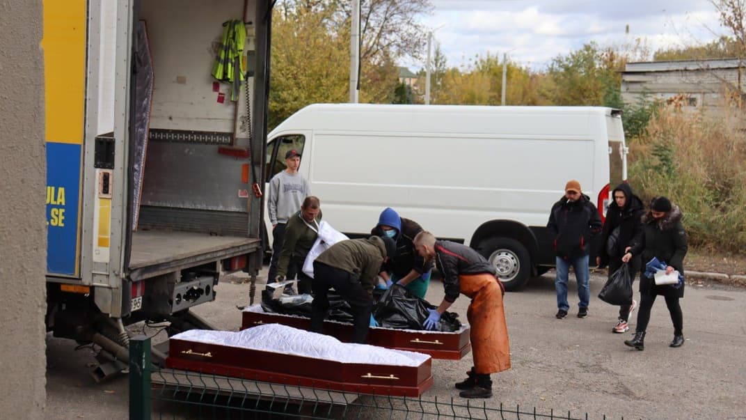 В настоящее время идет выдача тел и фрагментов тел родственникам и знакомым погибших