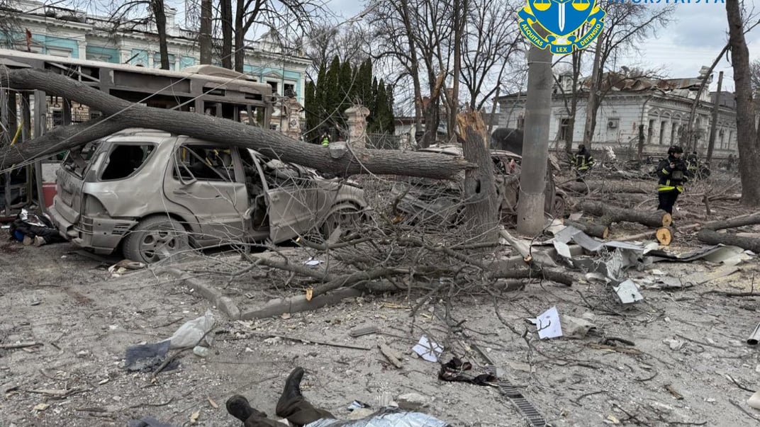 Последствия российских обстрелов по Сумам, 13 апреля 2025 года