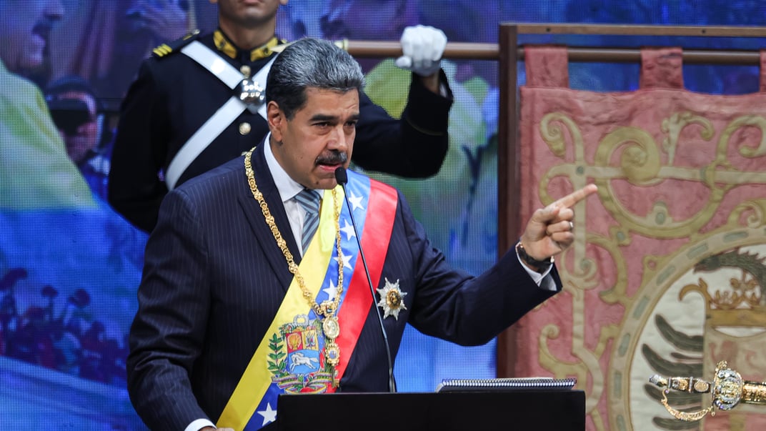 Президент Венесуели Ніколас Мадуро виголошує щорічну промову в театрі Тереза Каррено в Каракасі, Венесуела, 15 січня 2025 року