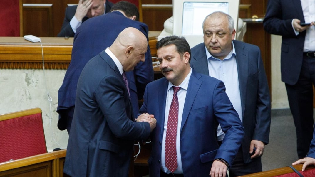 Андрей Деркач (по середине) в Верховной Раде в апреле 2018 года