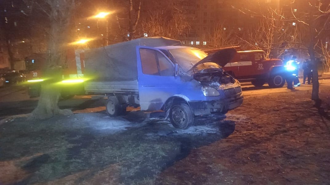 Підпалена автівка