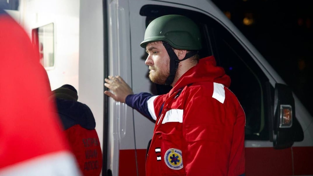 Медик на місці російської атаки в Кривому Розі