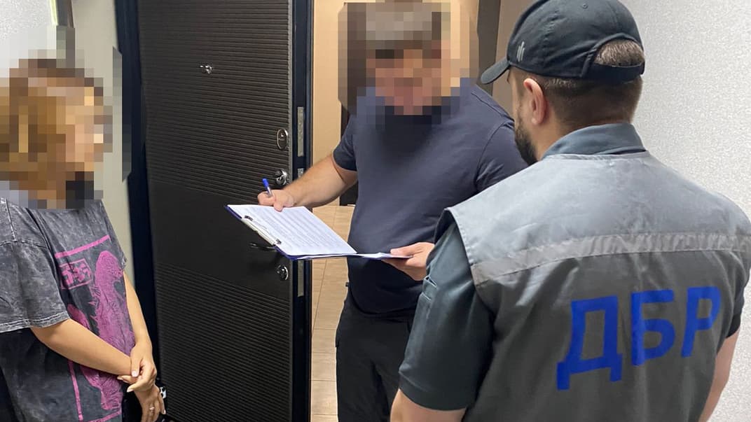 Правоохоронців із Дніпра підозрюють у відбиранні в містян криптовалюти на $120 тисяч