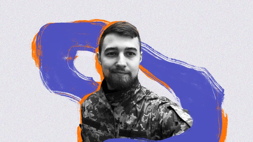 «Я опознала его по тату». История азовца из Луганска, который на вертолете летал в Мариуполь